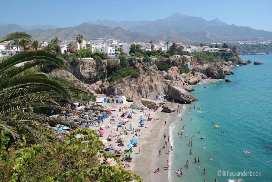 Chez Alison! Central Nerja Apt Екстериор снимка
